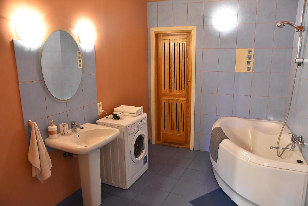 Uliha Apartamenti Liepāja Buitenkant foto